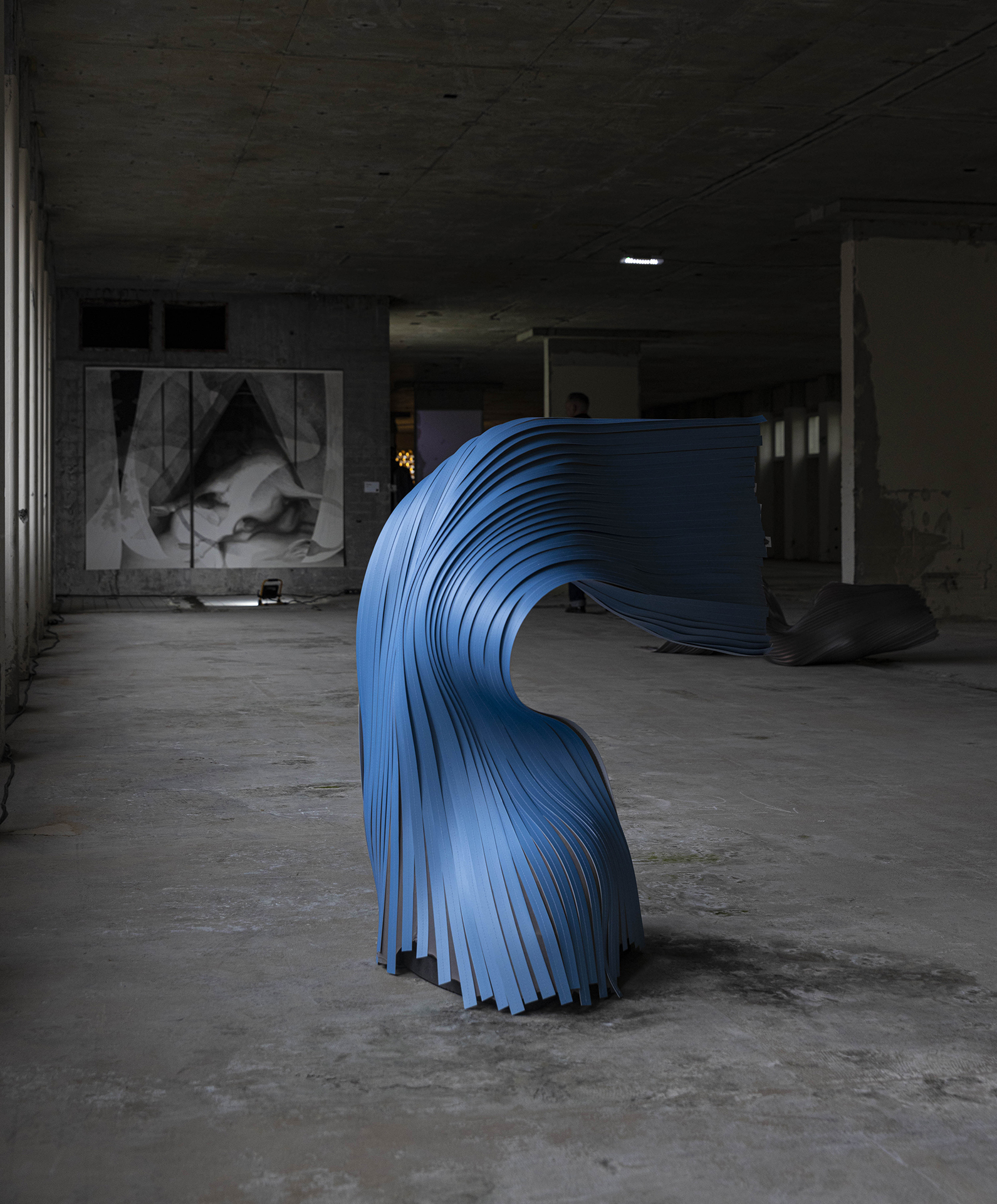 Blauwe sculptuur tijdens BIG ART